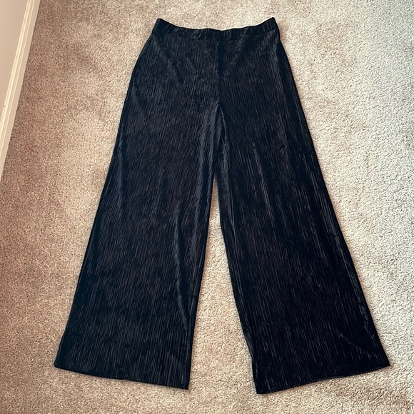 Banana Republic Wide Ribbed Crinkle Velvet Pants - Picture 2 of 7